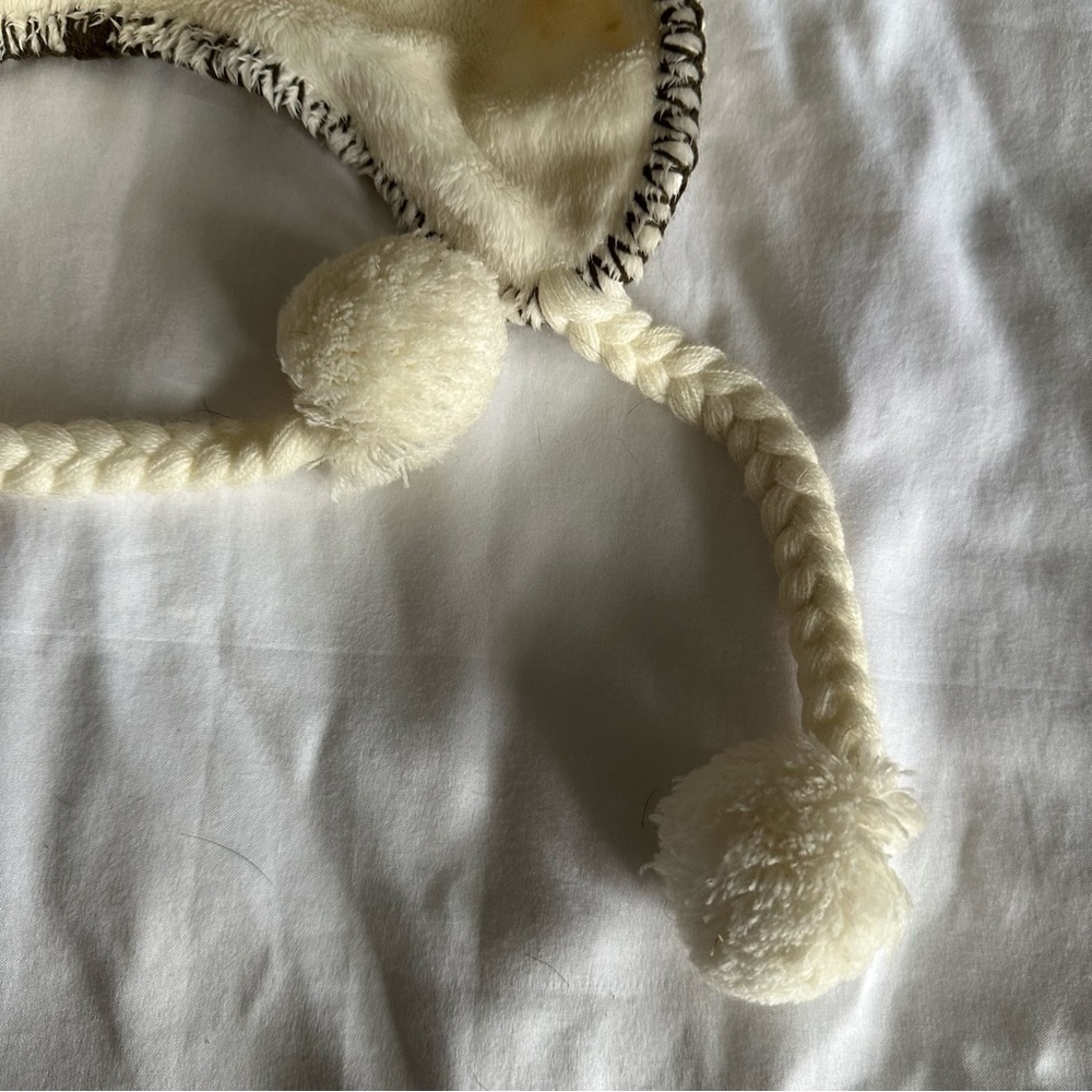 Cream Winter Hat - Picture 5 of 8